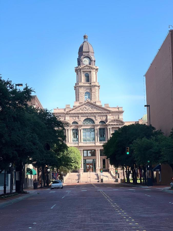 Cowboy Live, Laugh, & Loft Fort Worth 2 Bedroom Loft Downtown المظهر الخارجي الصورة