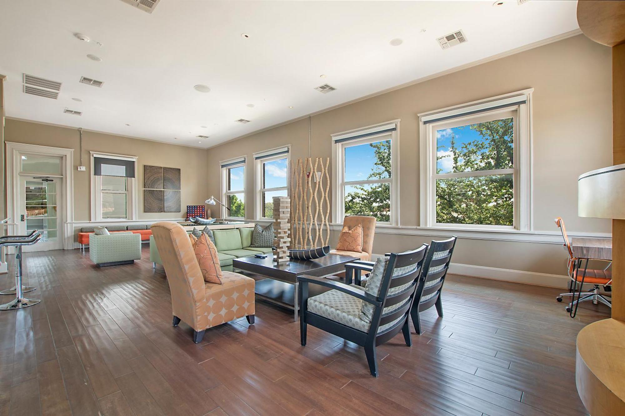 Cowboy Live, Laugh, & Loft Fort Worth 2 Bedroom Loft Downtown المظهر الخارجي الصورة